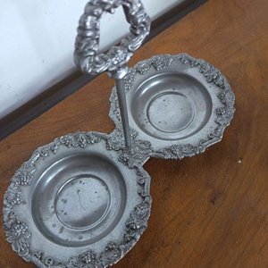 Centro de Mesa Antiguo de Plata Sellada con Diseño de Hojas y Frutas - imagen 3