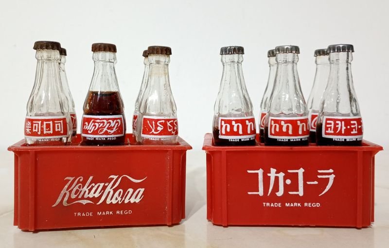Colección de Mini Casilleros Coca Cola con Etiquetas Diferentes - imagen 2