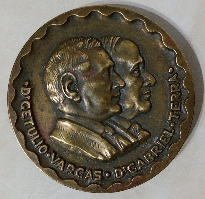 Medalla Conmemorativa Bronce 1935 Vargas Terra Uruguay Brasil