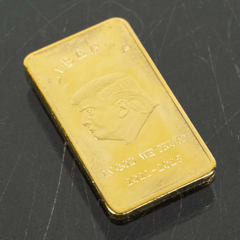 Lote anterior: Lingote Donald Trump - Medidas: 5x3cm