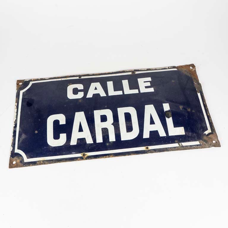 Lote siguiente: Cartel de SUE de chapa esmaltada calle Cardal - Medidas: 23x49cm