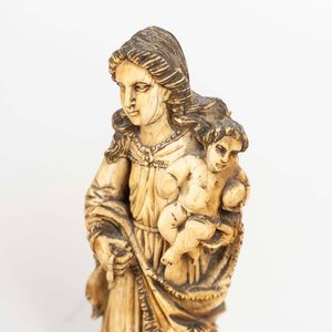 Talla Religiosa Antigua de Marfil: Virgen con Niño Jesús - imagen 2