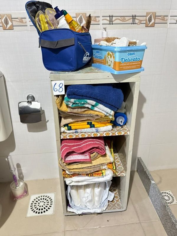 Estantería de baño con accesorios - imagen 2