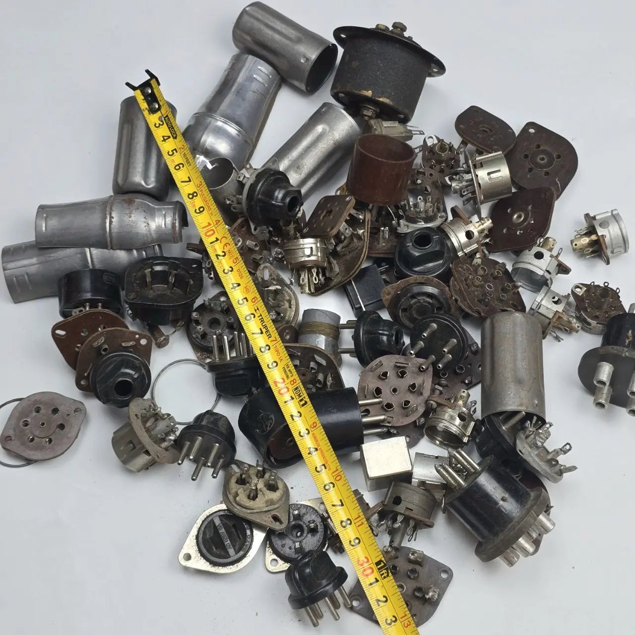 Item lote-39-zocalos-varios-para-valvulas - Image 4