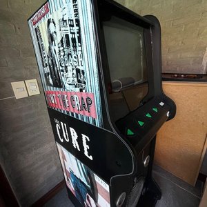 Rockola Arcade Vintage con Diseños de The Clash y The Cure - imagen 5