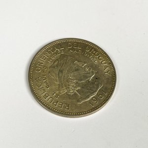 Moneda de Plata "El Gaucho" - Uruguay 1961 - imagen 1
