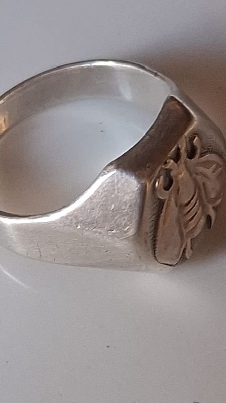 Anillo de plata y oro con diseño de mariposa - imagen 4