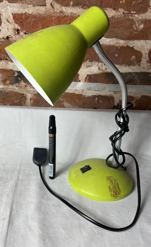 Lámpara de Escritorio Verde con Brazo Flexible - imagen 1