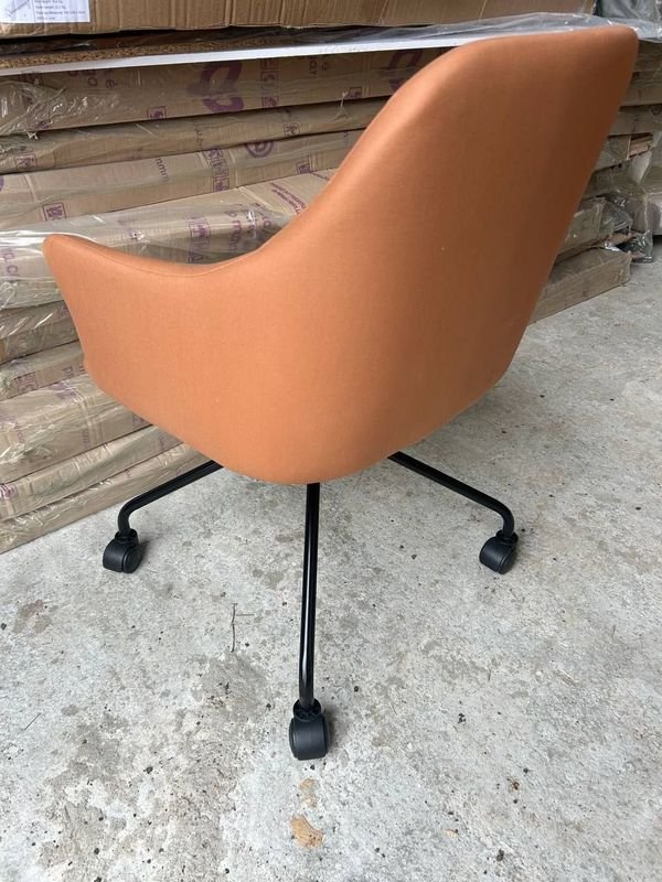 Item 900352 - Image 1