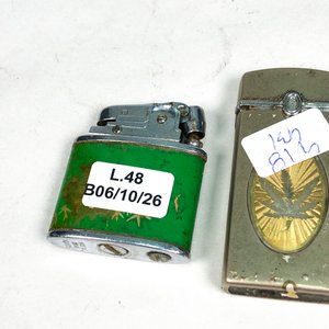 Tres encendedores antiguos de colección - imagen 3