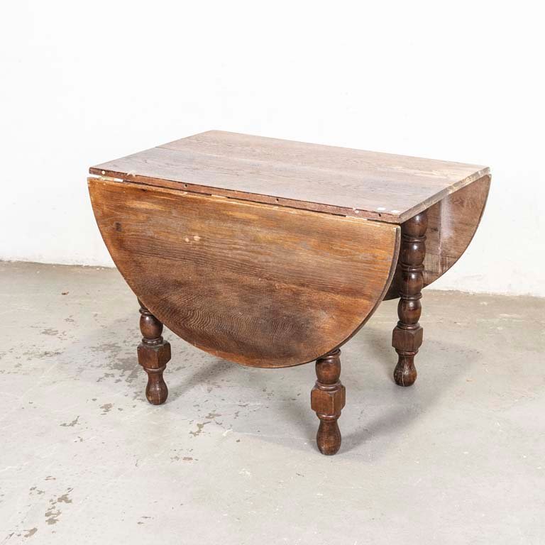 Lote anterior: Mesa de roble para restaurar con detalles en la madera
