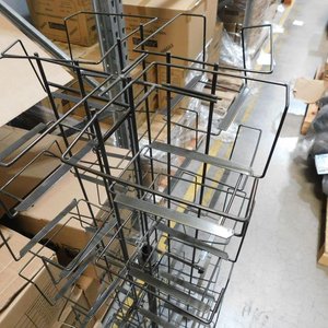 Exhibidor metálico para comercio - imagen 3