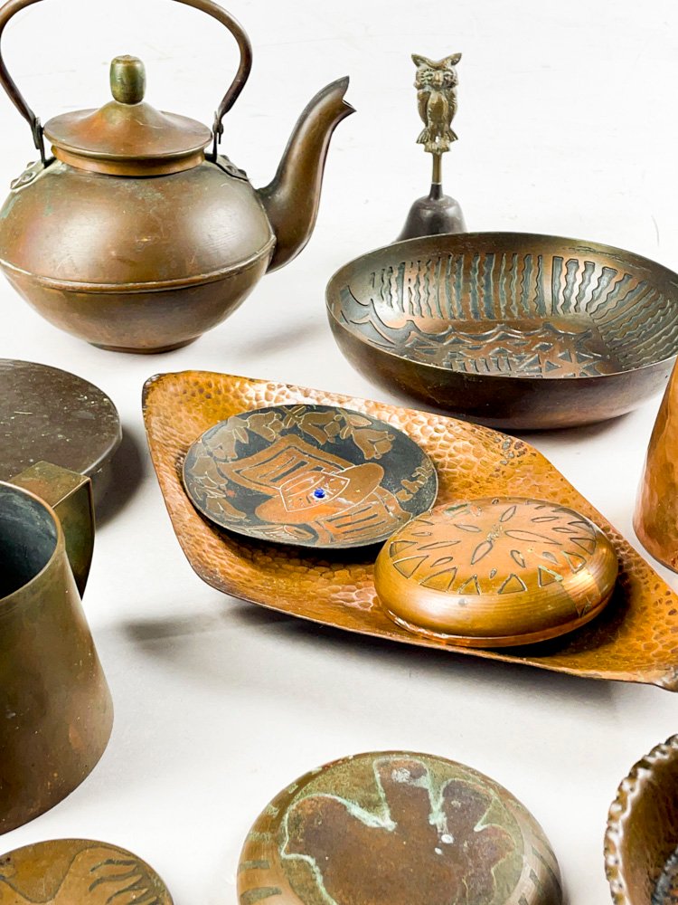 Doce piezas en cobre y bronce, campanilla, caldera, centro - imagen 3