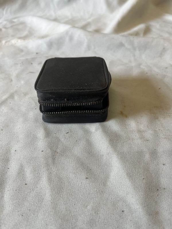 Mini radio Spica japonesa con su estuche a la vista - imagen 2