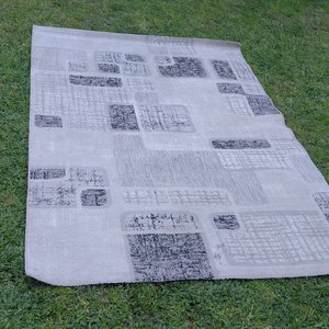 Alfombra Moderna Diseño Geométrico Gris y Negro - imagen 4