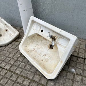 Lote de 3 Piezas: 2 Bachas y 1 Pie de Bacha - imagen 2