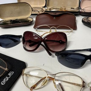 Lote de 9 Pares de Lentes y Estuches Variados - imagen 10
