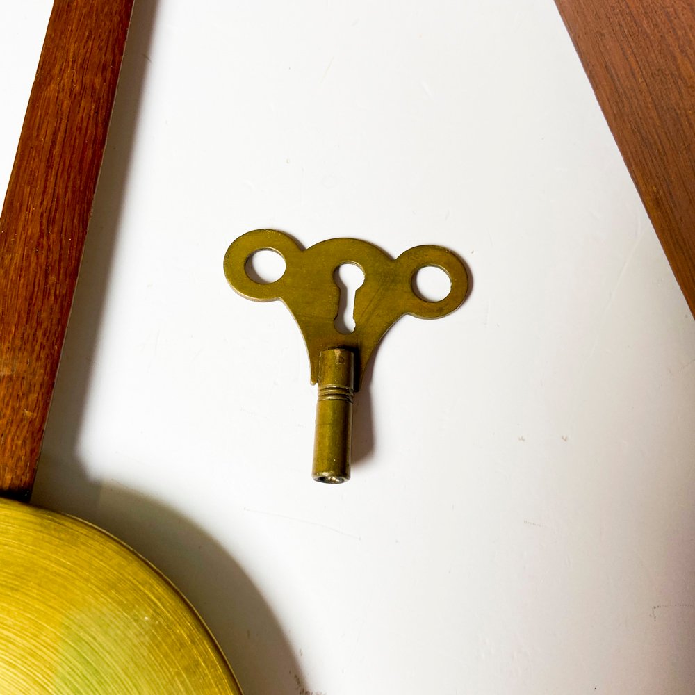 Reloj de pared con pendulo y llave - imagen 3