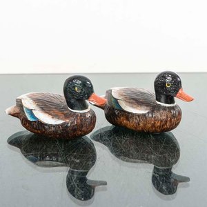 Lote siguiente: Par de Patos de Madera Decorativos