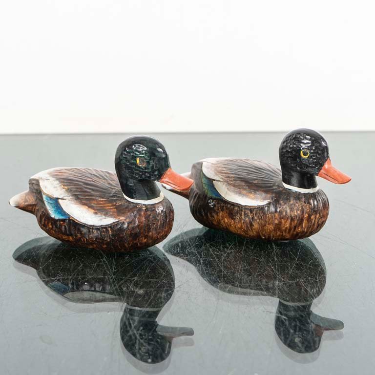 Par de Patos de Madera Decorativos