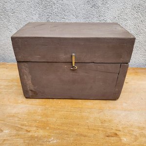Máquina de Picar Carne Antigua "Made in England" con Caja de Madera - imagen 6