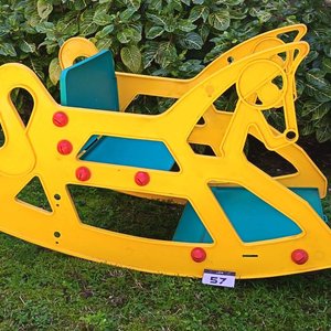 Balancín infantil con figura de caballo, asiento y apoyos - imagen 2