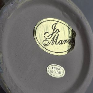 Lote de 6 jarrones decorativos de cerámica y porcelana con diseños florales y detalles dorados - imagen 8