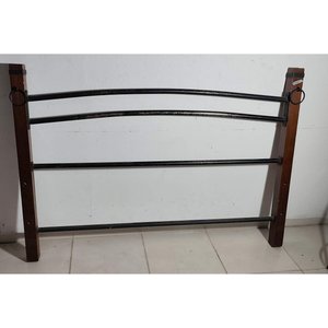 Lote anterior: Respaldo de Cama de Hierro y Madera Estilo Clásico