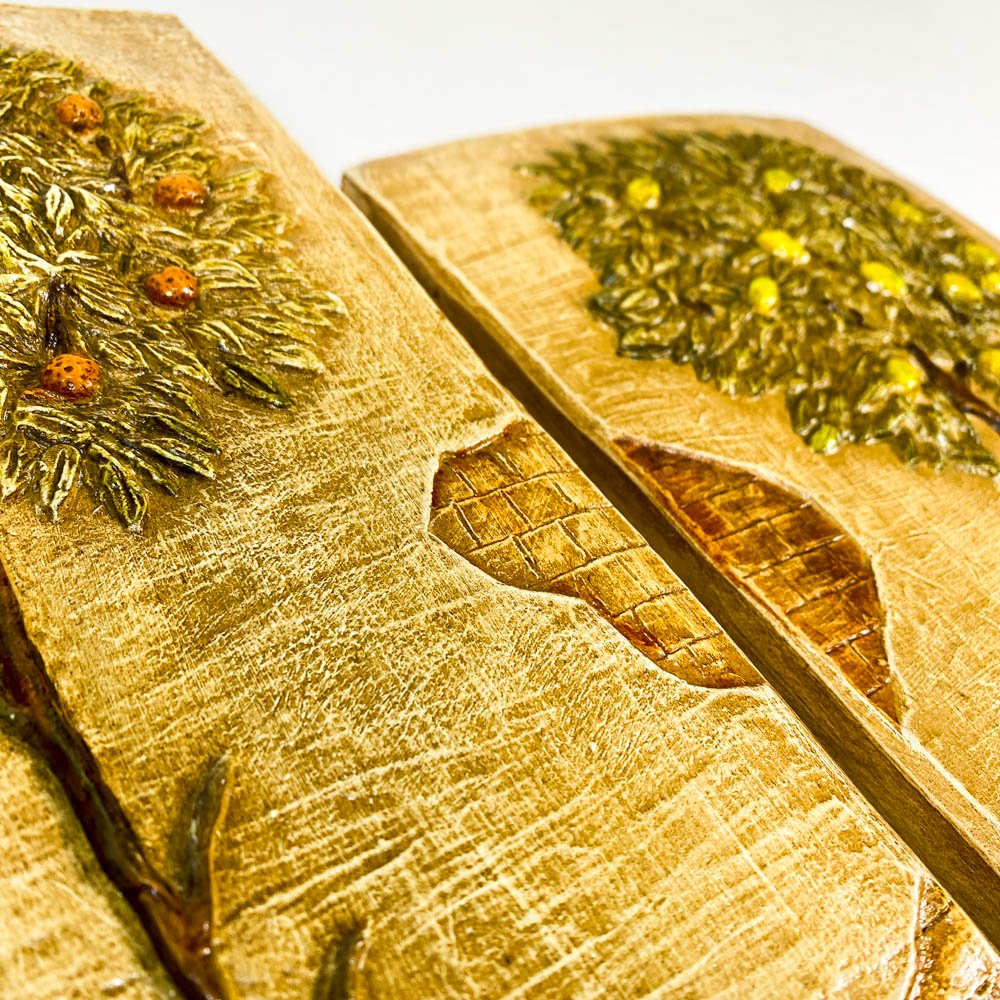 Dos cuadros decorativos en yeso con motivos florales - imagen 3
