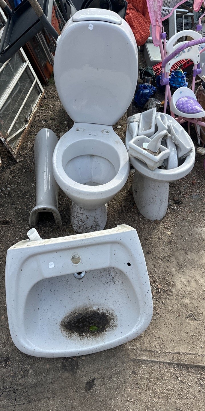 Juego de Baño Completo: Inodoro, Bidet y Lavamanos
