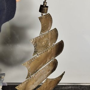 Dos Piezas Decorativas de Bronce para Colgar: Barco y Círculos - imagen 4