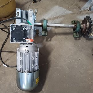 Motor Reductor Autofrenante 4 HP con Eje y Cremallera, Tablero con Variador - imagen 6
