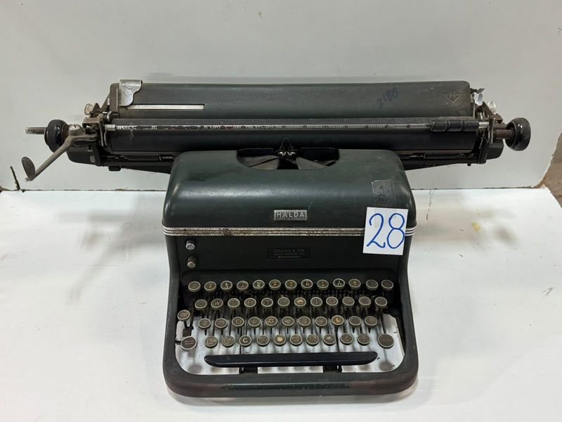 Máquina de Escribir Antigua "Halda"