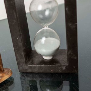 Dos Relojes de Arena de Madera Diferentes - imagen 2