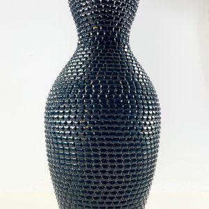 Florero de Vidrio Negro con Textura Decorativa, 48 cm - imagen 3
