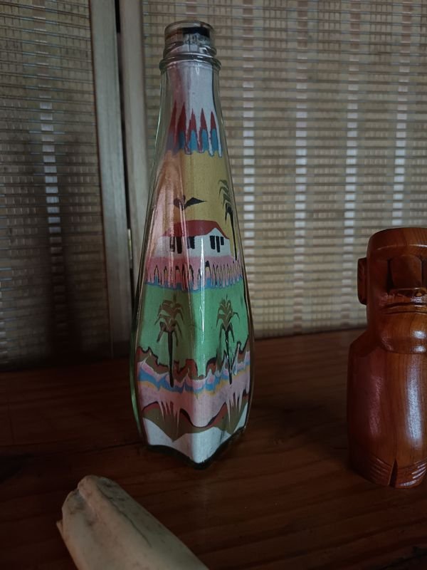 Coleccionables y Antigüedades: Botella de Arena, Moai de Madera y Objetos Tallados - imagen 4