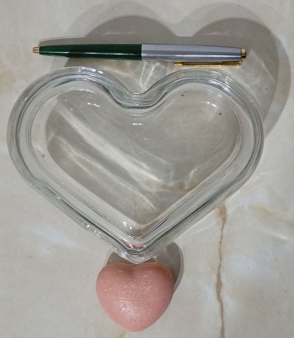 Alhajero con forma de Corazón y jaboncito - imagen 1