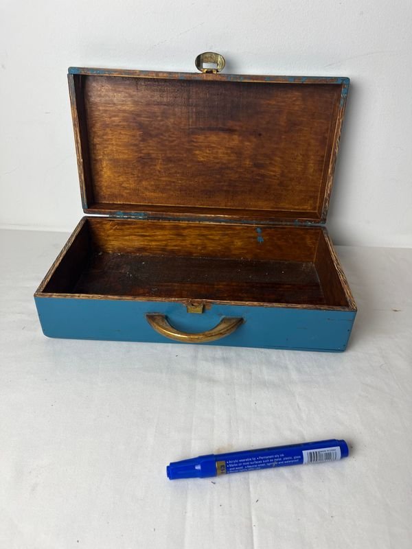 Caja de madera antigua y decorativa - imagen 5