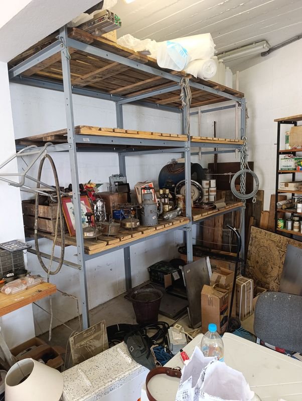 Lote anterior: Estantería de hierro y bulones para almacenamiento industrial