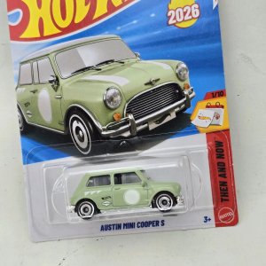 Mini Cooper S Hot Wheels "Then and Now" 2026 - imagen 2