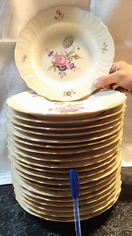 Lote siguiente: Platos llanos de Royal Copenhagen en venta