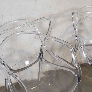 Tres Sillas de Diseño en Acrílico Transparente - imagen 2