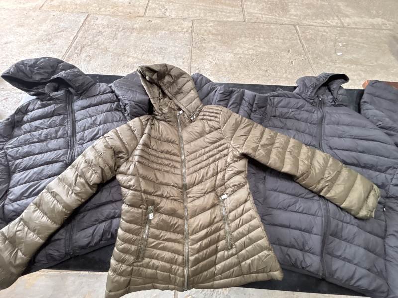 Camperas de Nylon Livianas con Capucha