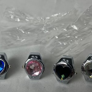 Lote siguiente: Anillos Reloj con Piedra Fantasía Corazón
