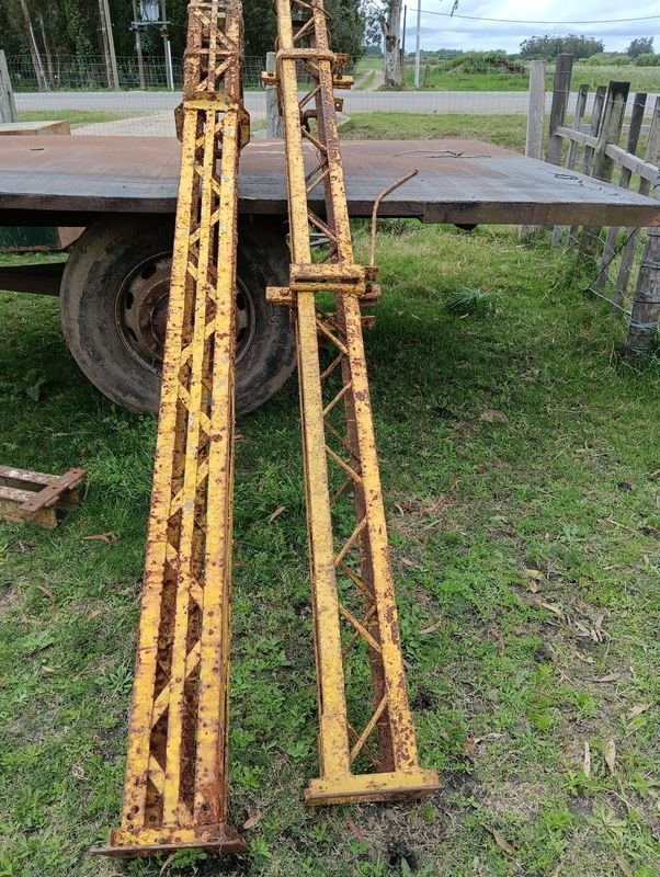 Lote de 2 Columnas de Hierro Tipo Cercha, 3.20m Largo