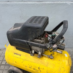 Compresor de Aire Amarillo con Tanque de 60L y Pérdida de Aire - imagen 5