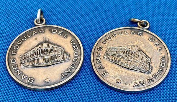 Medallas conmemorativas de los 60° Aniversario del Banco Popular del Uruguay - imagen 1