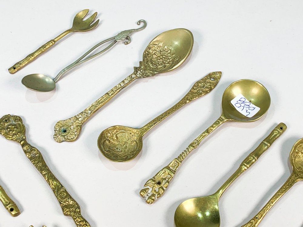 Utensilios de cocina en bronce antiguos - imagen 3