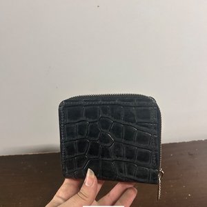 Billetera de Cuero Negra con Cierre para Dama - imagen 1