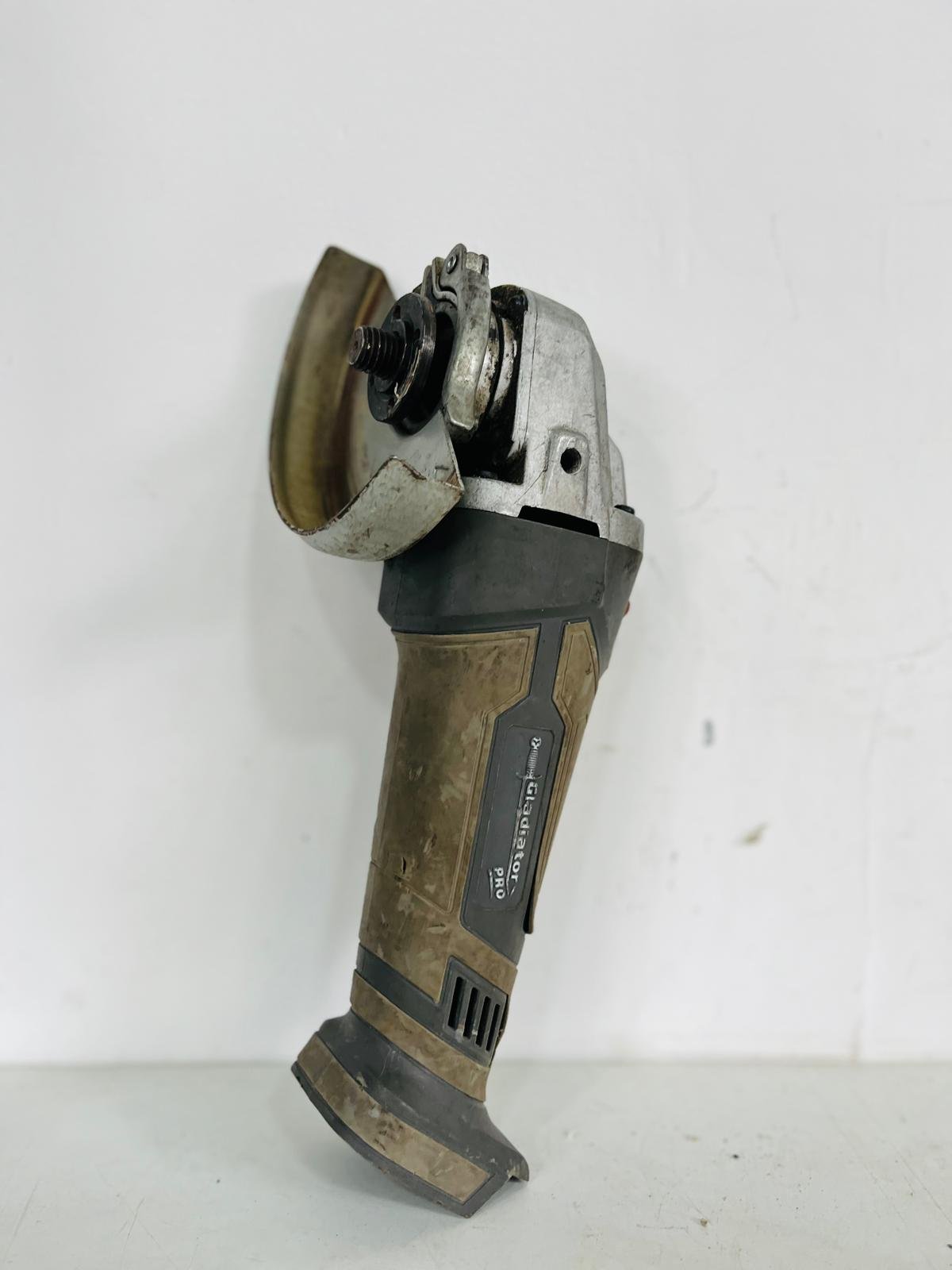 Amoladora Gladiator sin Batería